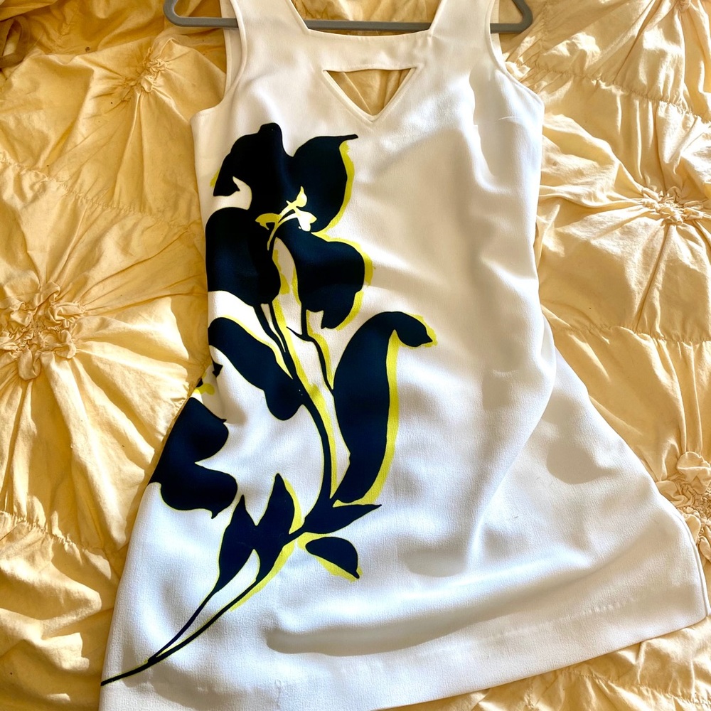 Banana republic white flowy dress